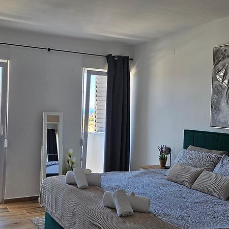 Apartman Nella With Sea Wiew Zadar Exteriör bild