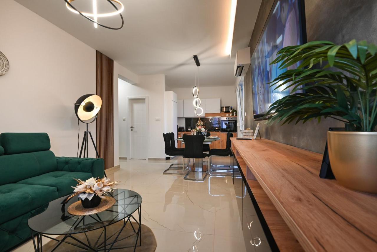 Apartman Nella With Sea Wiew Zadar Exteriör bild